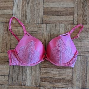 Victoria's Secret bombshell plunge bra